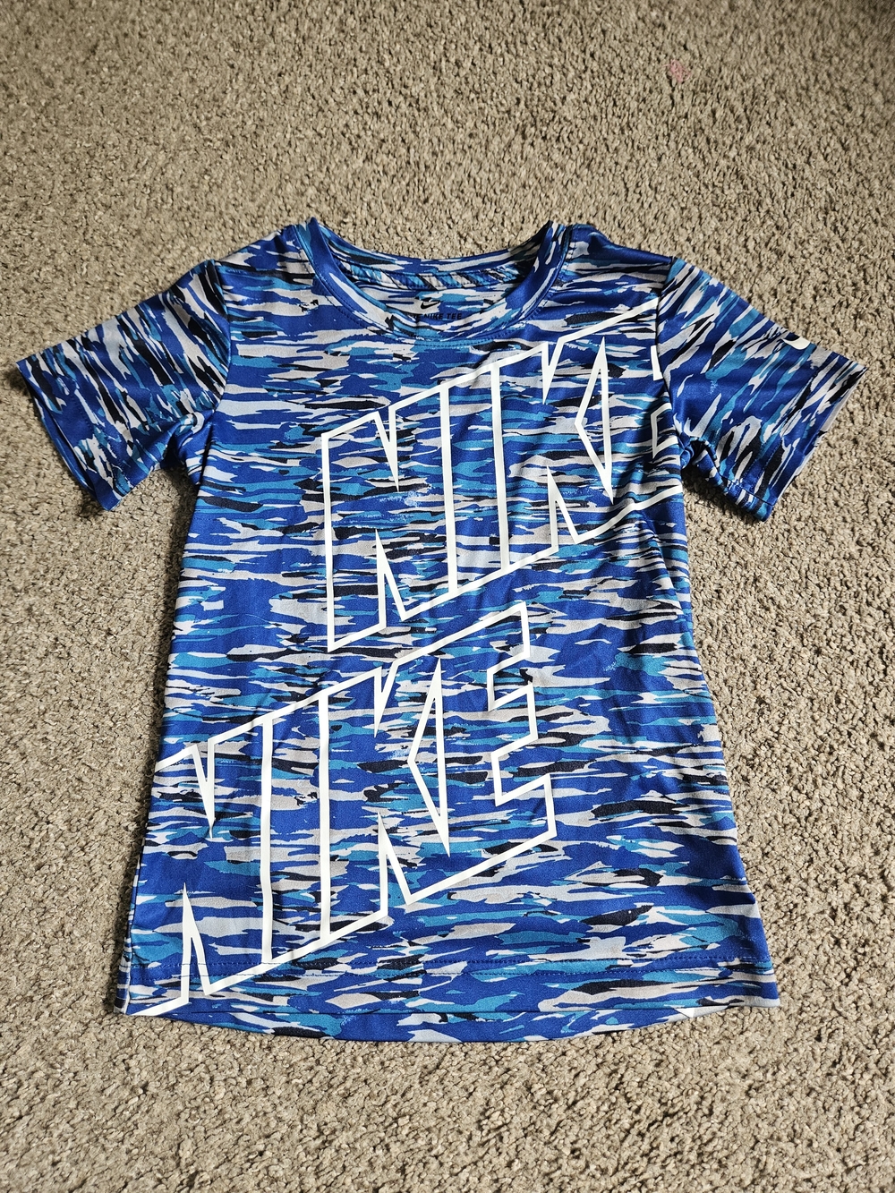 Boys size 7 Nike Blue Camo Performance Tee
